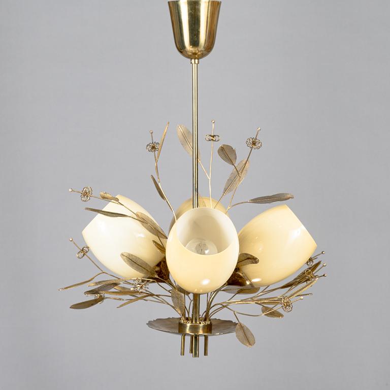 Paavo Tynell, A pair of mid-20th-century '9029/4' chandelier for Taito, Finland.