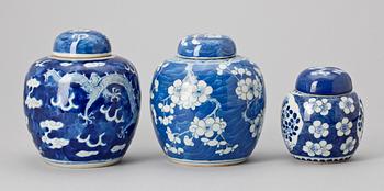 BOJANER, 3st, porslin, Kina, 1800-tal.