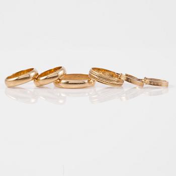 RINGAR, 4 st, SAMT ÖRHÄNGEN, 1 par, 18K guld. Total vikt ca 24 g.