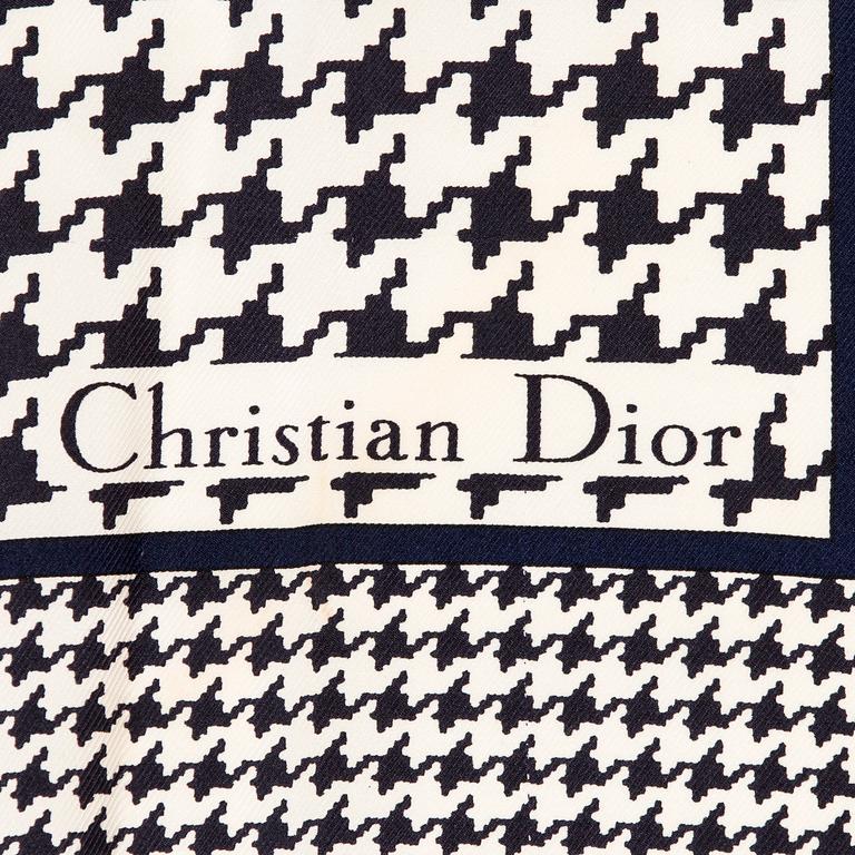 Christian Dior, scarf.