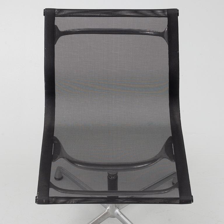 Charles & Ray Eames, Desk chair, EA 101, ICF. Second half of the 20th century.