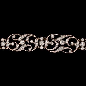 1280. ARMBAND/DIADEM, antikslipade diamanter, tot. ca 3 ct. Sent 1800-tal.