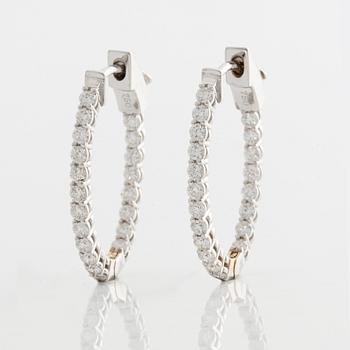 Earrings, creoles with brilliant-cut diamonds.
