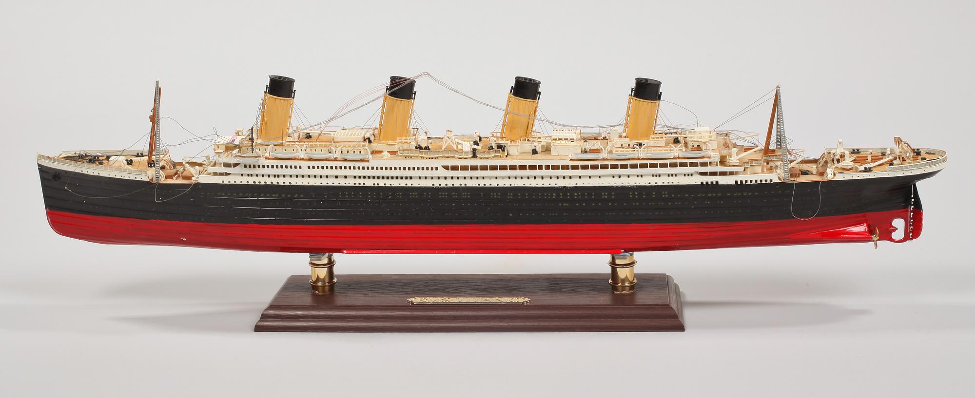 SKEPPSMODELL, "R.M.S Titanic", sent 1900-tal.