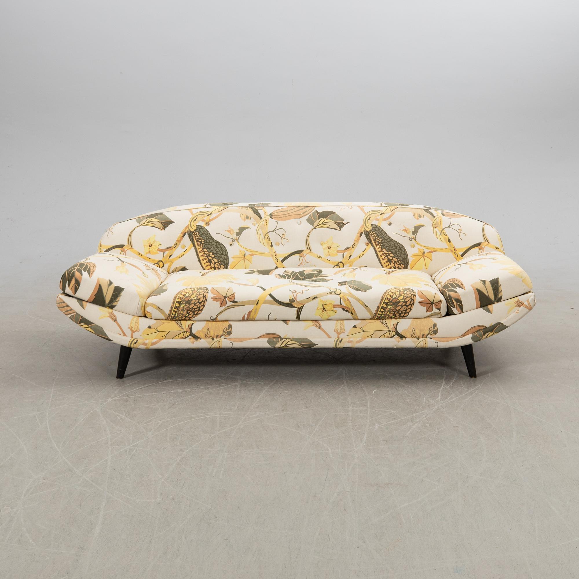 Folke Jansson, S.M. Wincrantz Möbelindustri, Skövde, attributed. Sofa, mid-20th century.