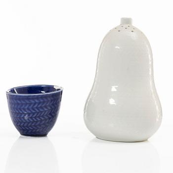 Hertha Bengtson, service, 13 pieces of stoneware. "Blue Fire", Rörstrand.