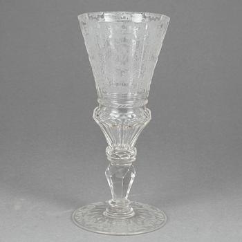 POKAL, glas, 1700-talets mitt.