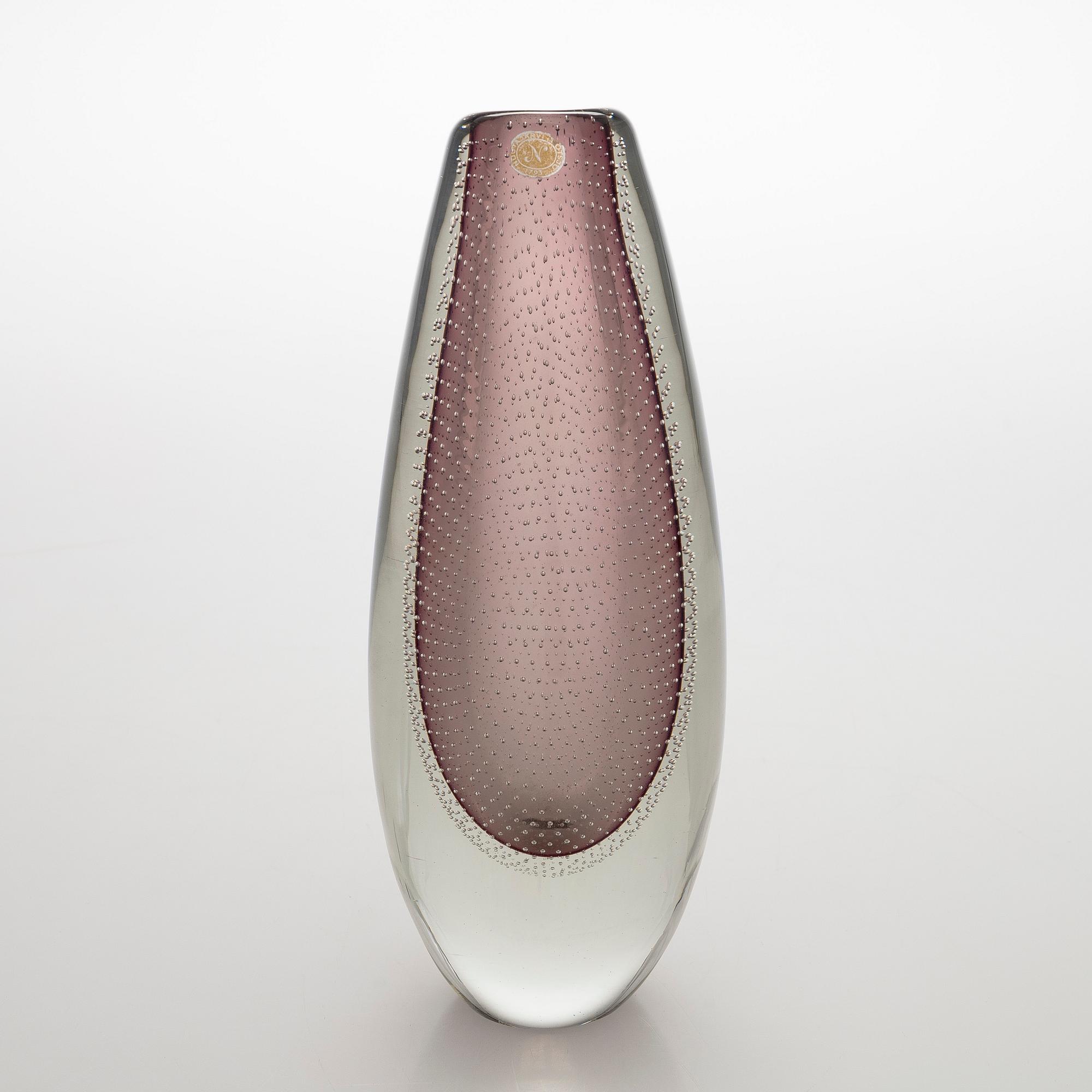 Gunnel Nyman, vas, modell "GN 26", signerad G. Nyman Nuutajärvi Notsjö -51.