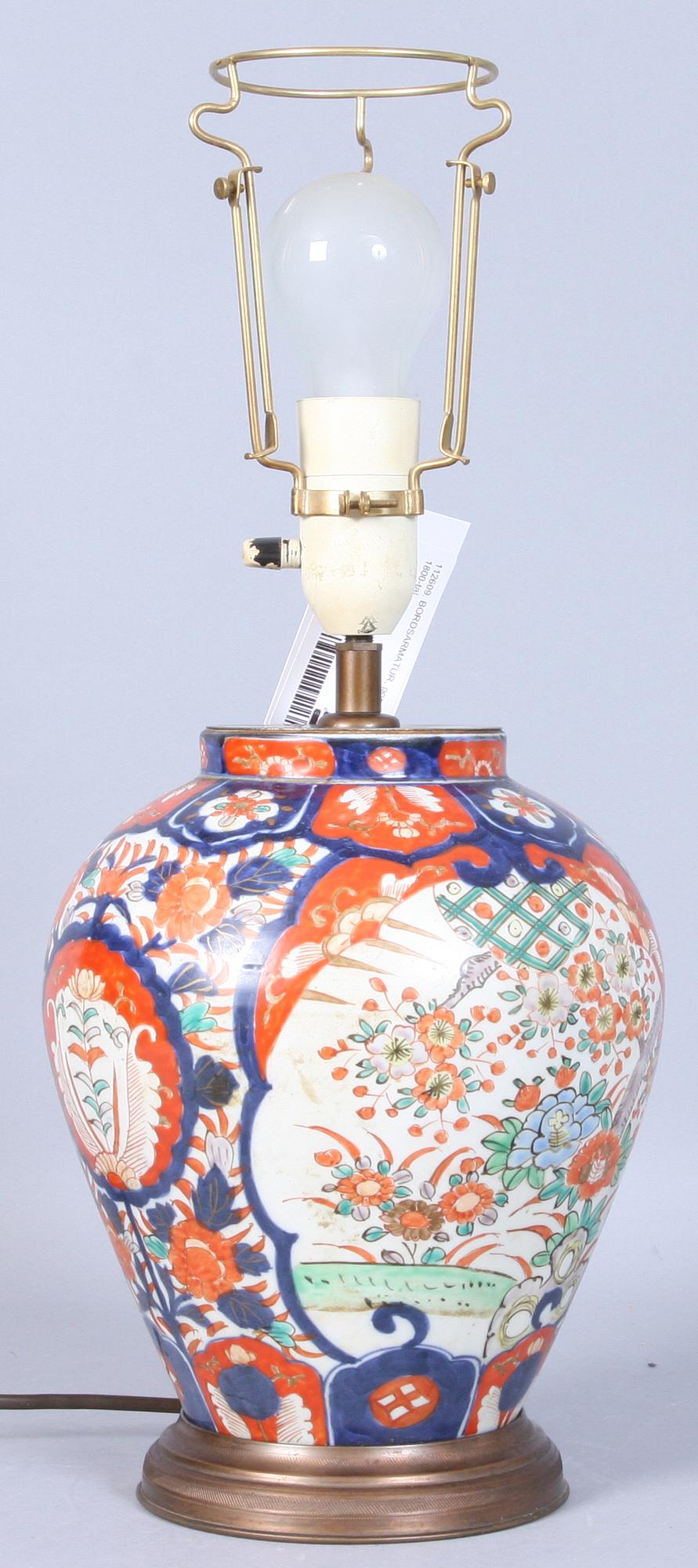 BORDSLAMPA, porslin, Kina, 1800/1900-tal.