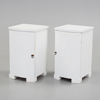 SÄNGBORD, ett par, kring 1900-talets mitt.