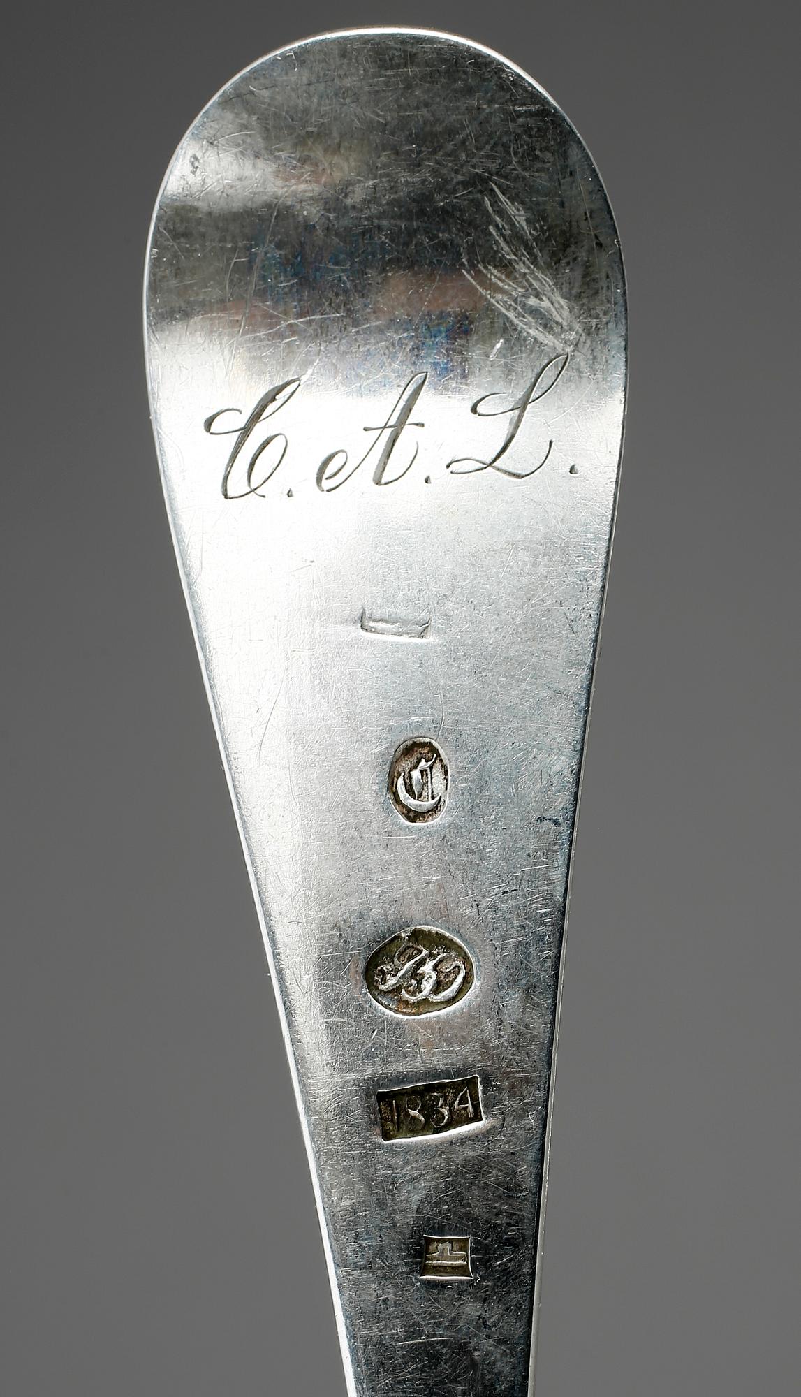 BESTICKDELAR, 22, olika mästare och ålder samt modell, bland annat Carl Tengstedt, Göteborg 1833. Vikt ca 918 gram.