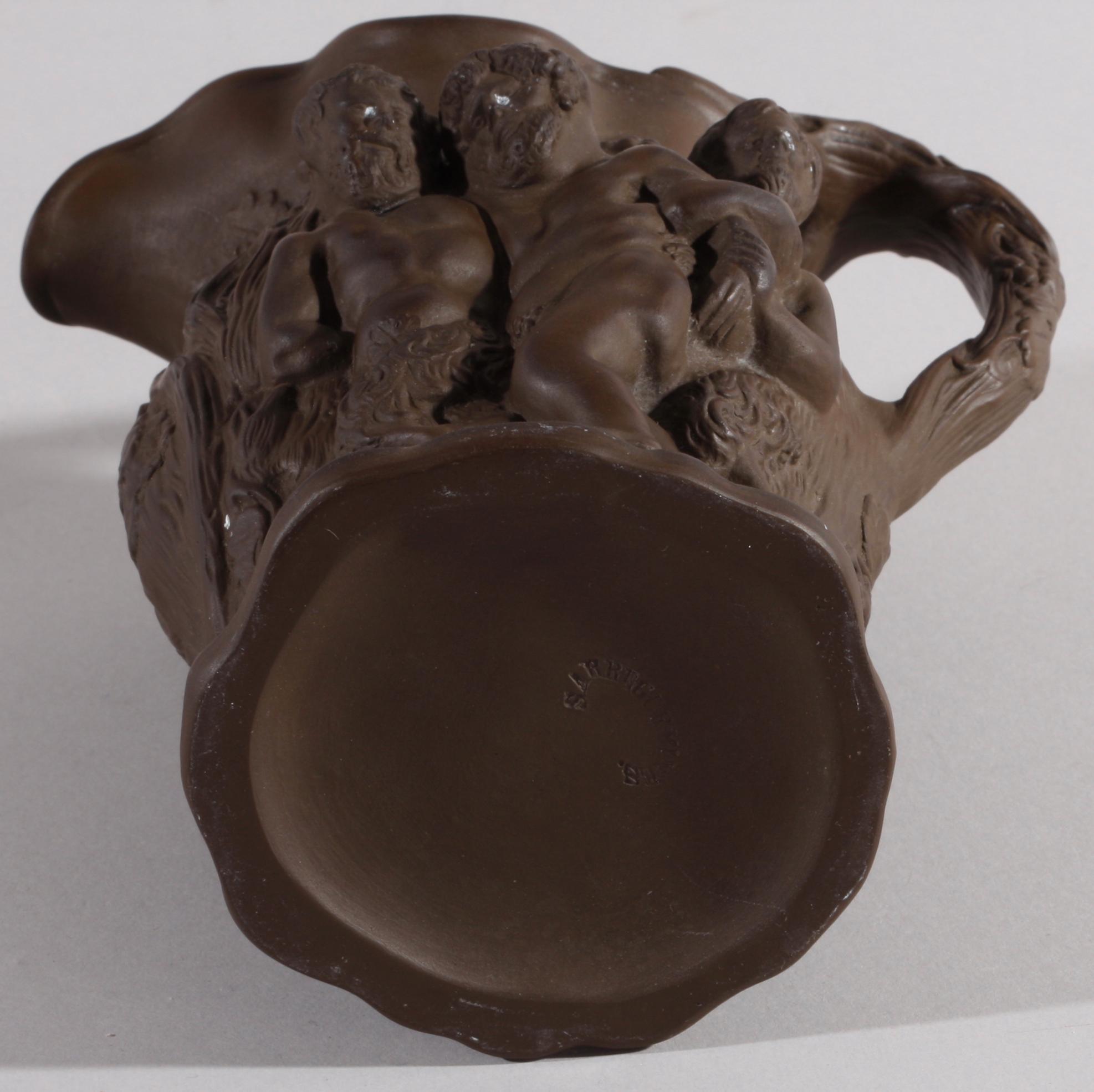 VAS samt KANNA, glas/keramik. 1800/1900-tal.