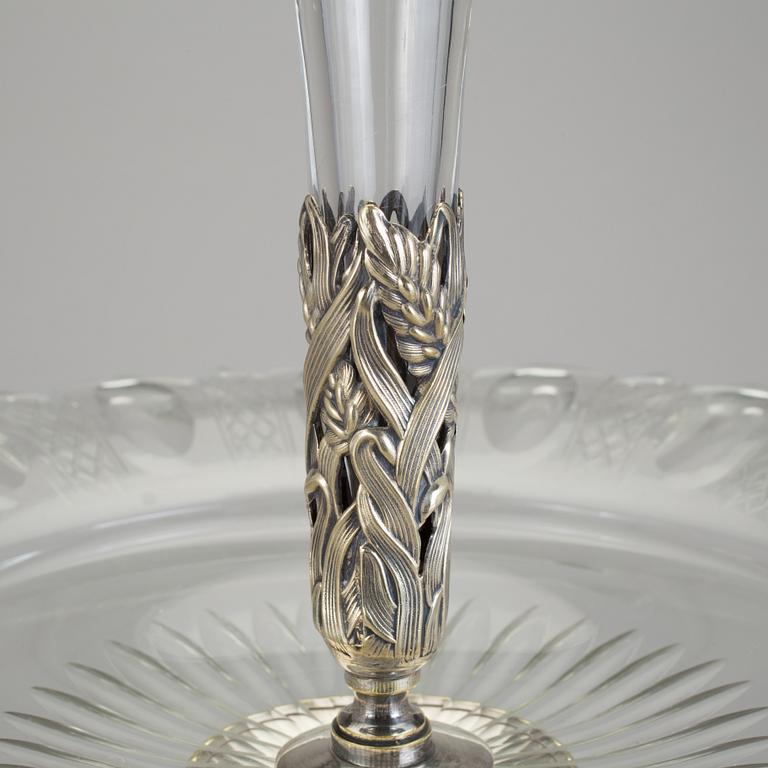 BORDSUPPSATS, nysilver och glas, nyrokoko med inslag av jugend. Omkring 1900.