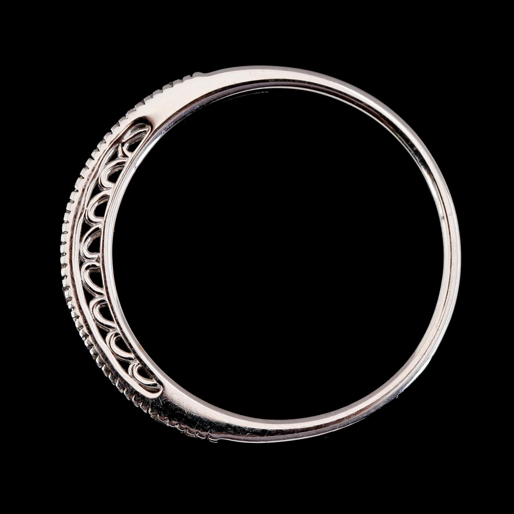 RING, 10K vitguld, diamanter tot ca 0.13 ct.