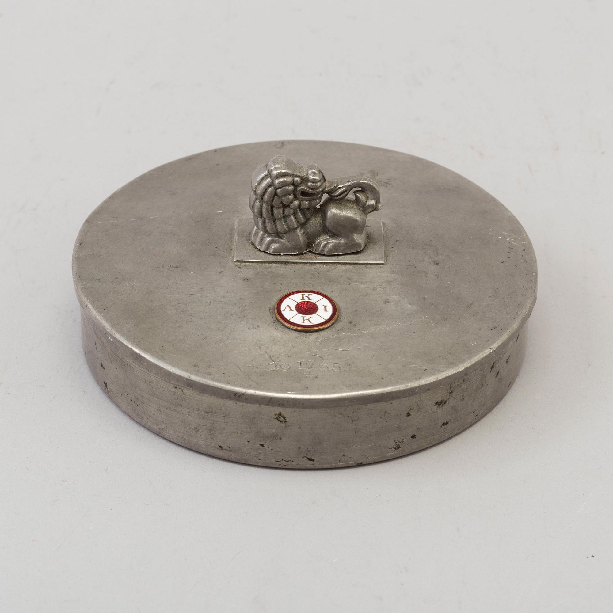 ANNA PETRUS, troligen. Ask med lock, tenn, CG Hallberg, Stockholm, 1934.