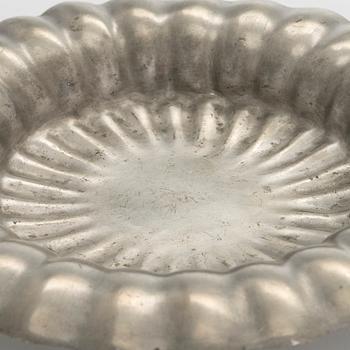 Estrid Ericson, dish, model "A 28", pewter, Svenskt Tenn, Stockholm 1925.