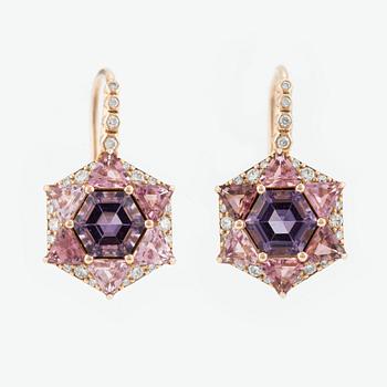 Earrings with amethysts, pink tourmalines, and brilliant-cut diamonds.