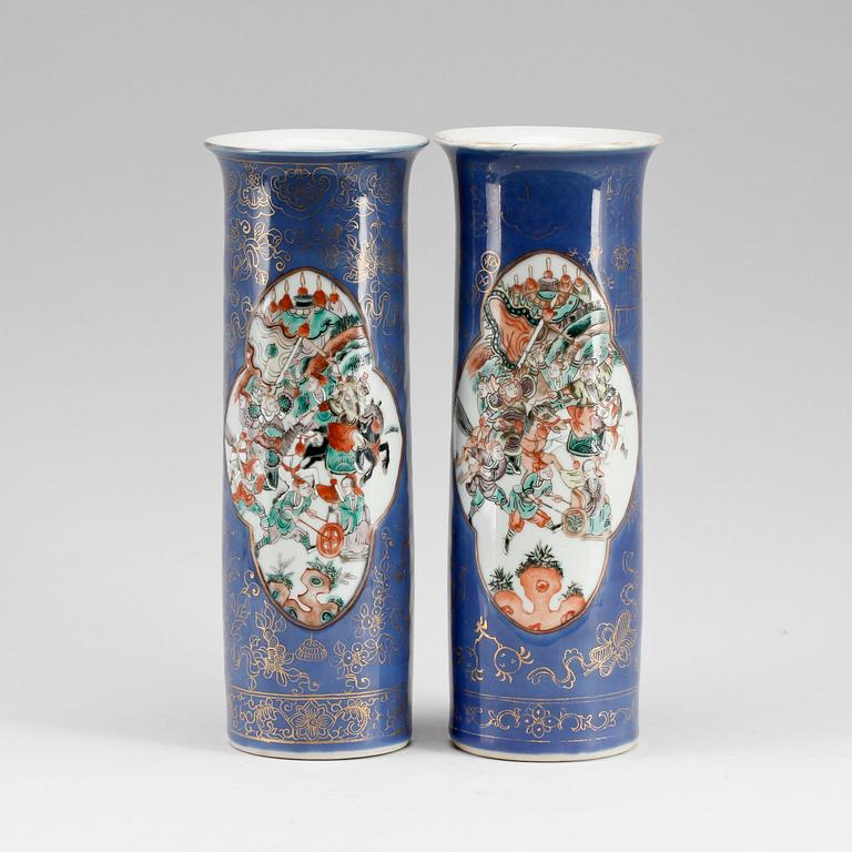 VASER, ett par, porslin, Kina, sen Qing, 1800-talets slut.