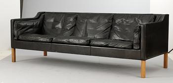A Børge Mogensen black leather sofa, model nr 210 by Fredericia, Denmark.