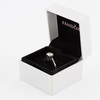 Ring, 18K vitguld med briljantslipad diamant 0.85 ct enligt gravyr.