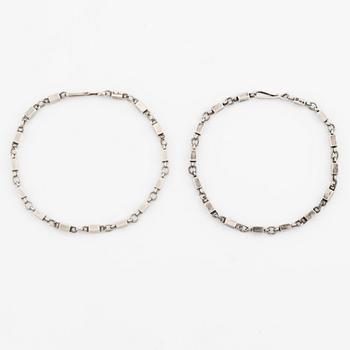 Wiwen Nilsson necklace/bracelet and earrings, silver.