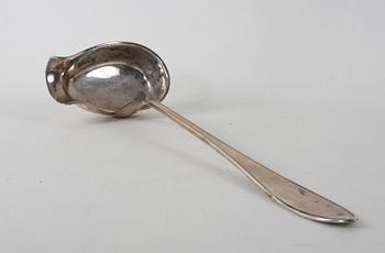 SOPPSLEV, silver. G.A.B 1913(otydlig stämpel), modell "Svensk spets".