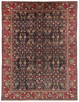 444. An antique Agra of 'Ziegler Mahal' design, Northern India, c. 525 x 400 cm.