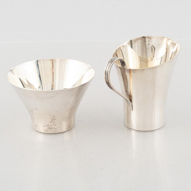 Turun Hopea, gräddkanna och sockerskål, silver, Åbo 1961.