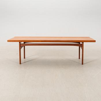 Tove and Edvard Kindt Larsen, coffee table, Seffle Möbelfabrik, 1960s.