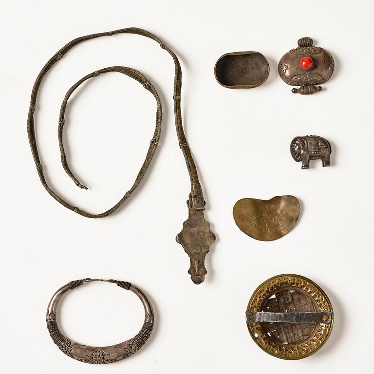 A group lot, Tibet 18/19th century.