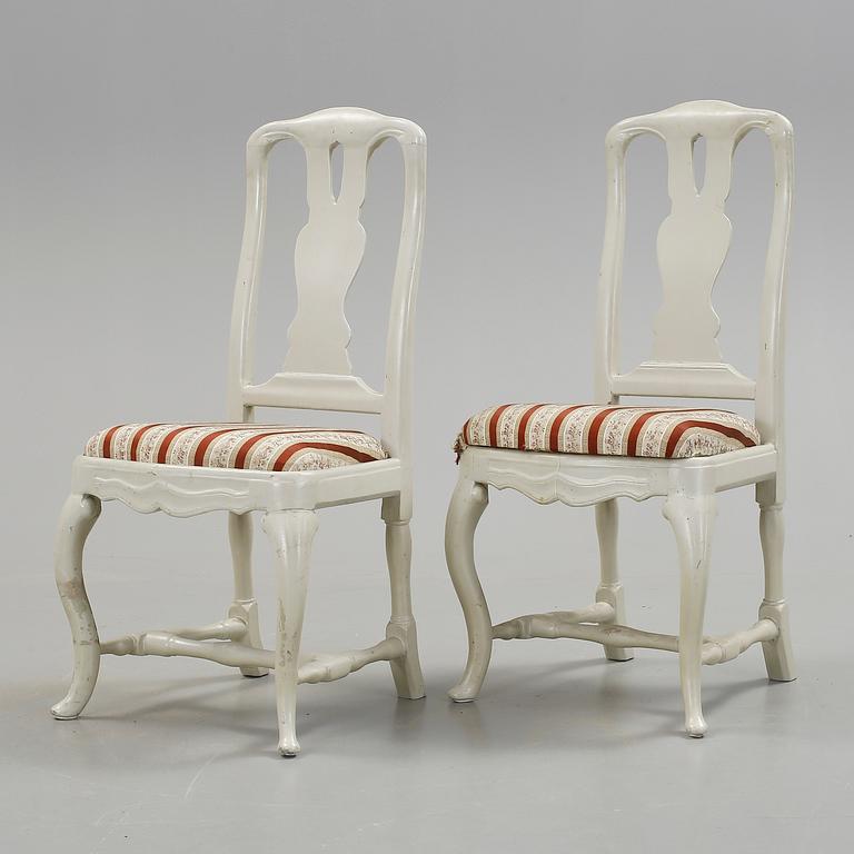 STOLAR, ett par, senbarock, 1700-tal.