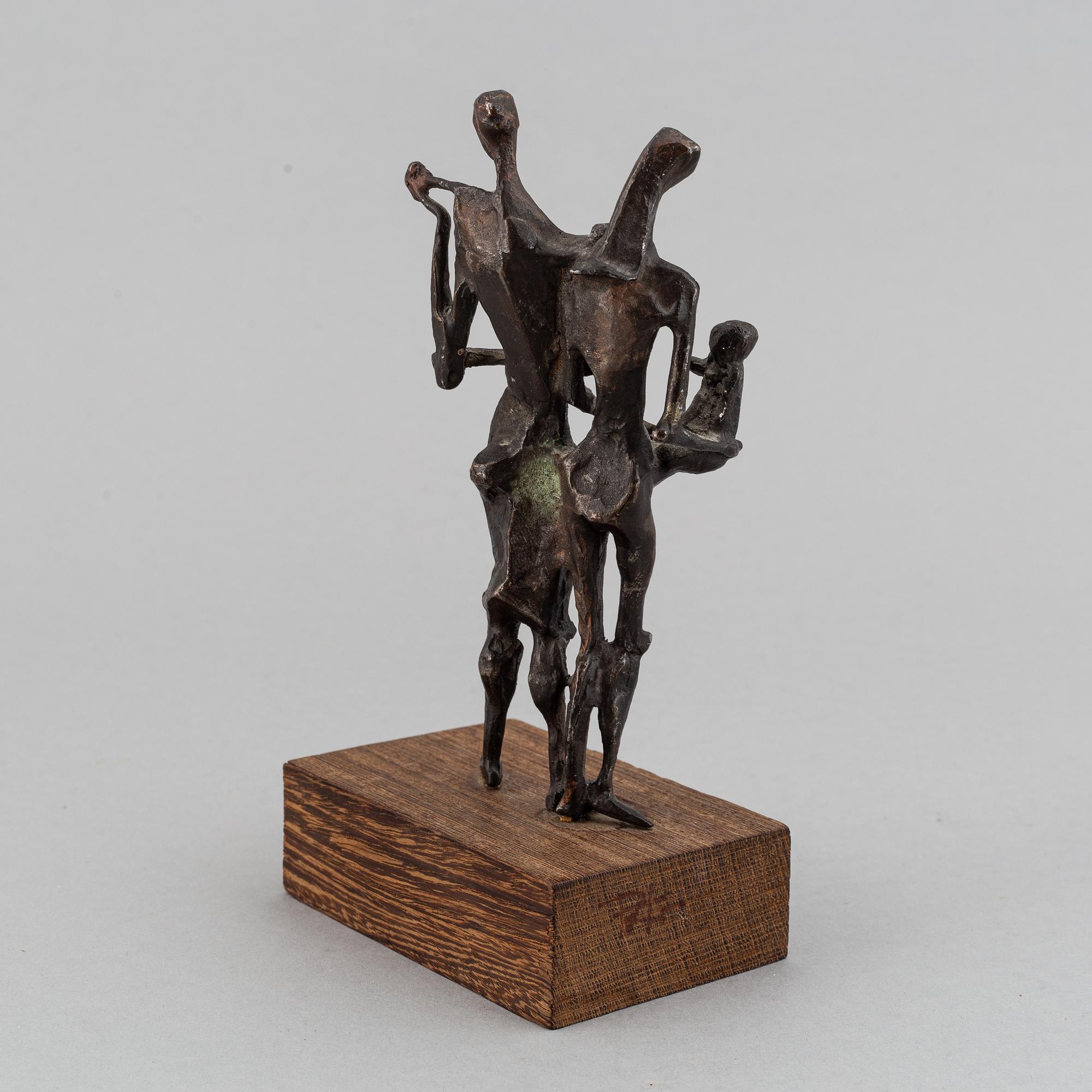 A unsigned Puck Stocklassa sculpture.