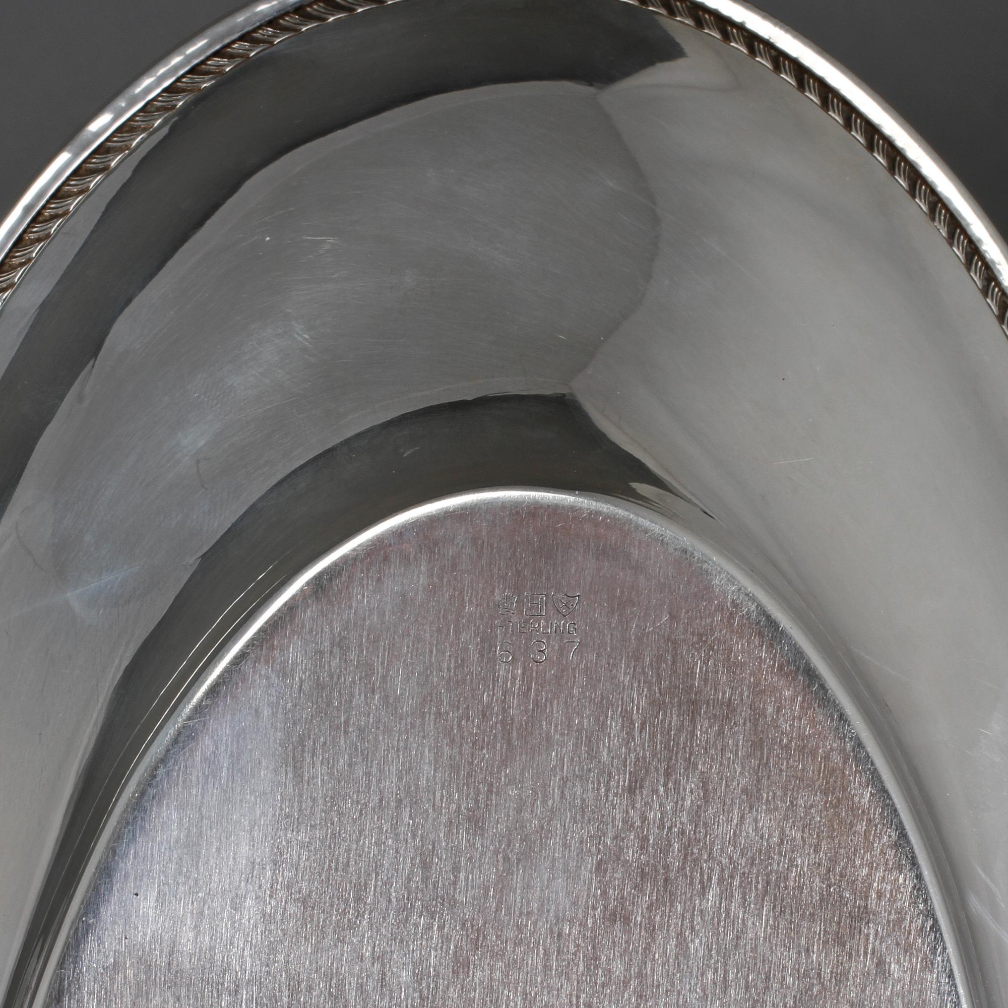 BRÖDFAT, sterlingsilver, 1900-talets andra hälft. Vikt 260 gram.