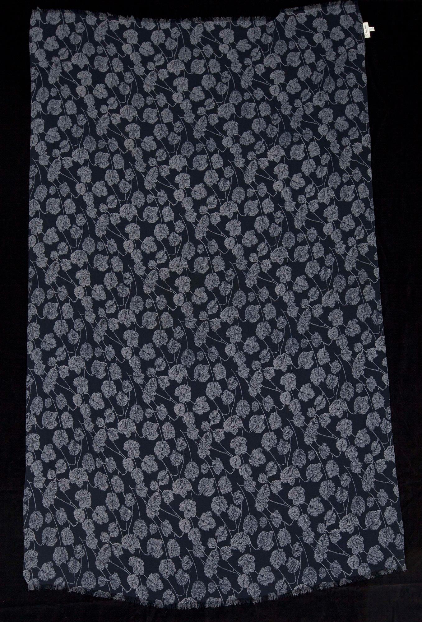 SCARF, Calvin Klein.