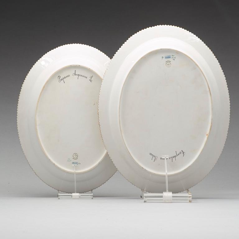 A pair of Royal Copenhagen 'Flora Danica' dishes, Denmark, 20th Century.