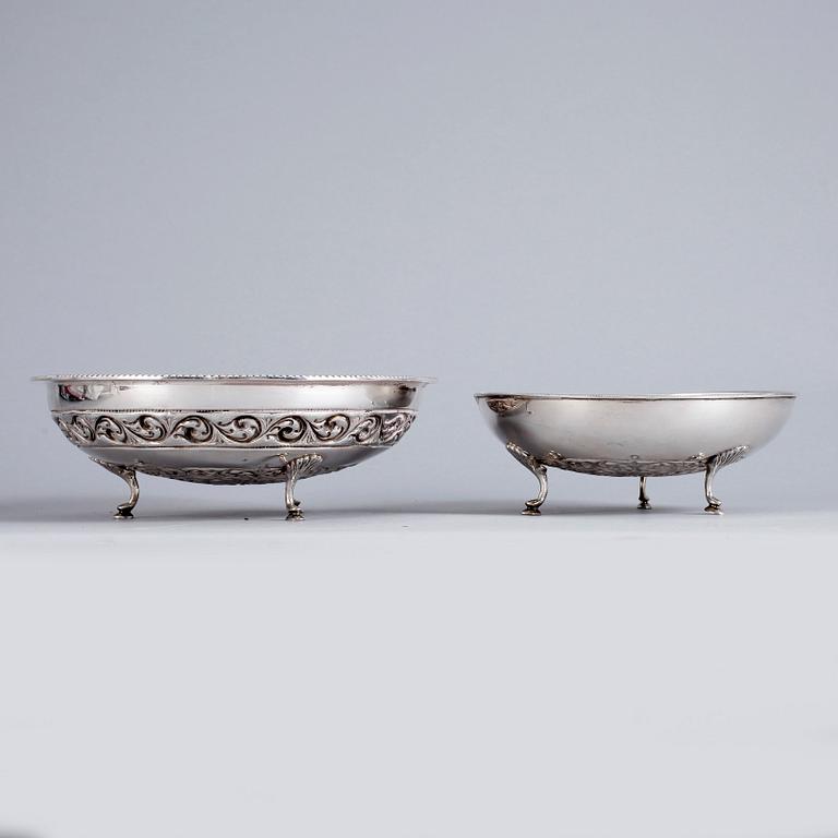 SKÅLAR, 2 st, sterlingsilver, 1900-tal. Total vikt 584 gr.