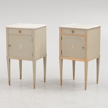 A pair of bedside tables, first half of the 20th Century. - Bukowskis