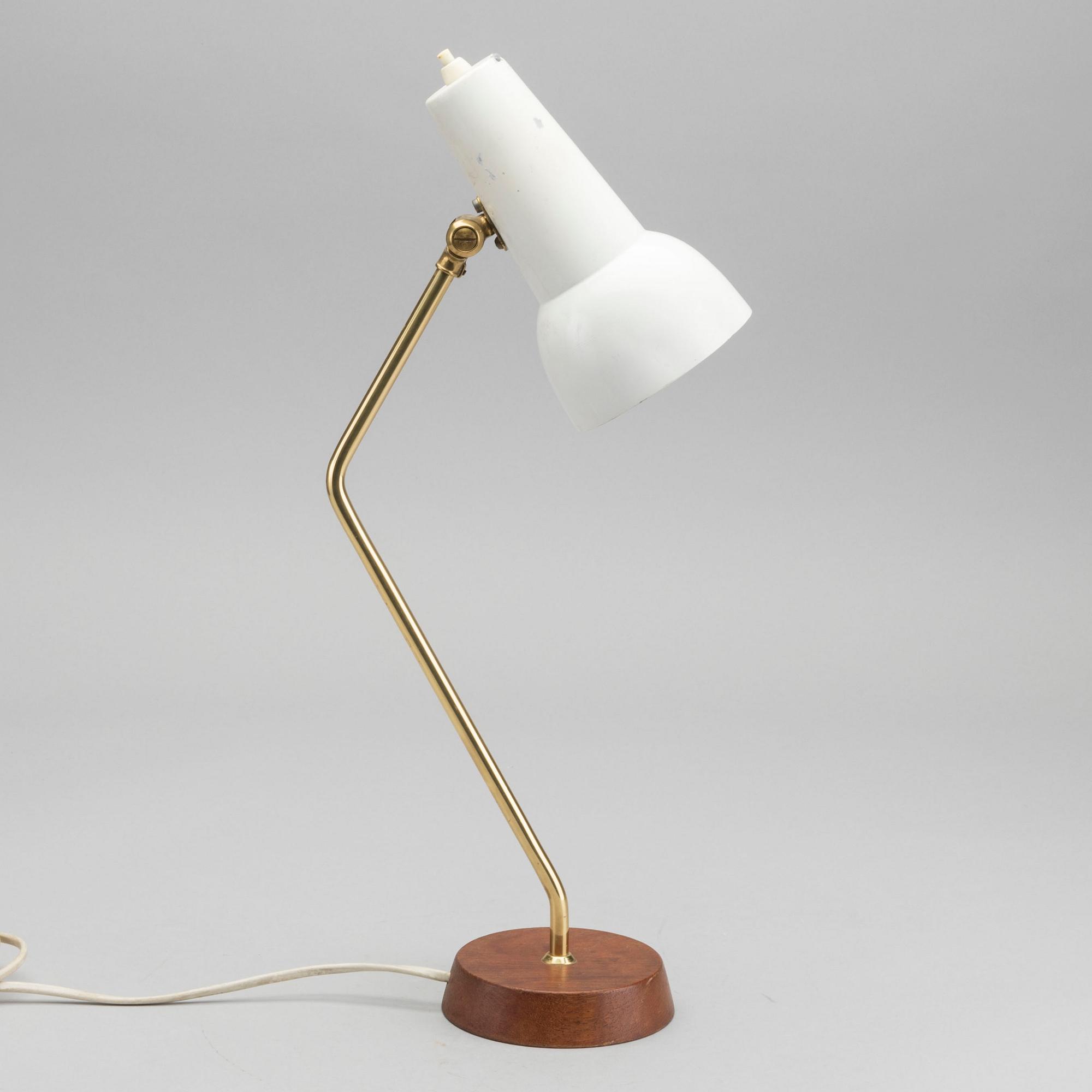 AN EWÅ TABLE LAMP.
