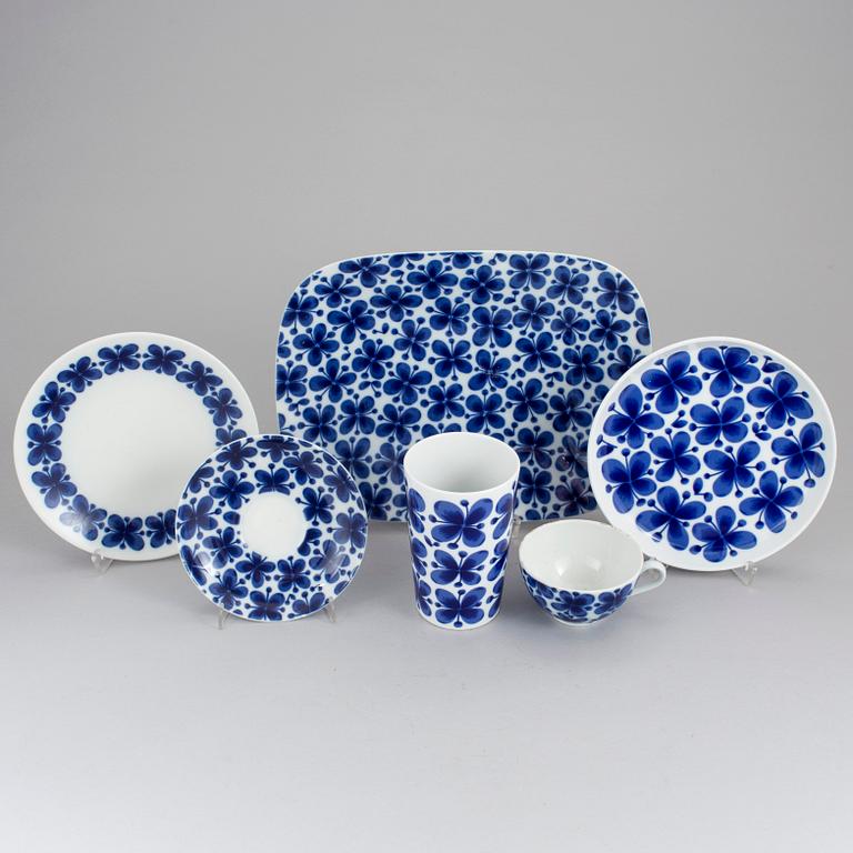 Sixteen pieces of "Mon Amie" Marianne Westman Rörstrand.