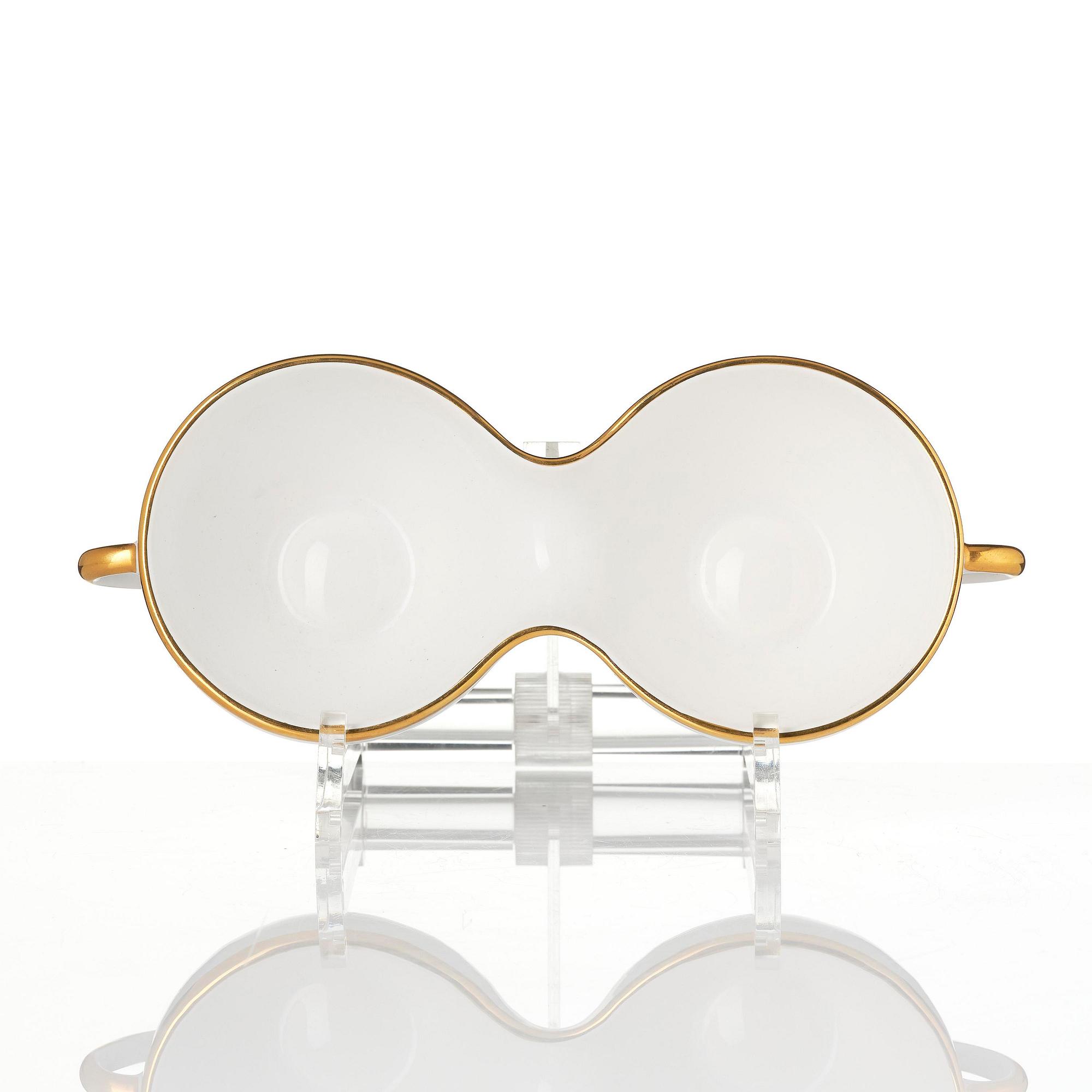 Mona Hatoum, "T42 (gold)".