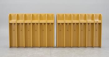 KLÄDHÄNGARE, 2 st, 1970-tal.
