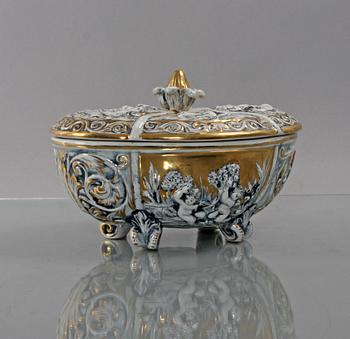 FAT, BORDSLAMPA samt LOCKASK, flintgods, Capo di Montestil.