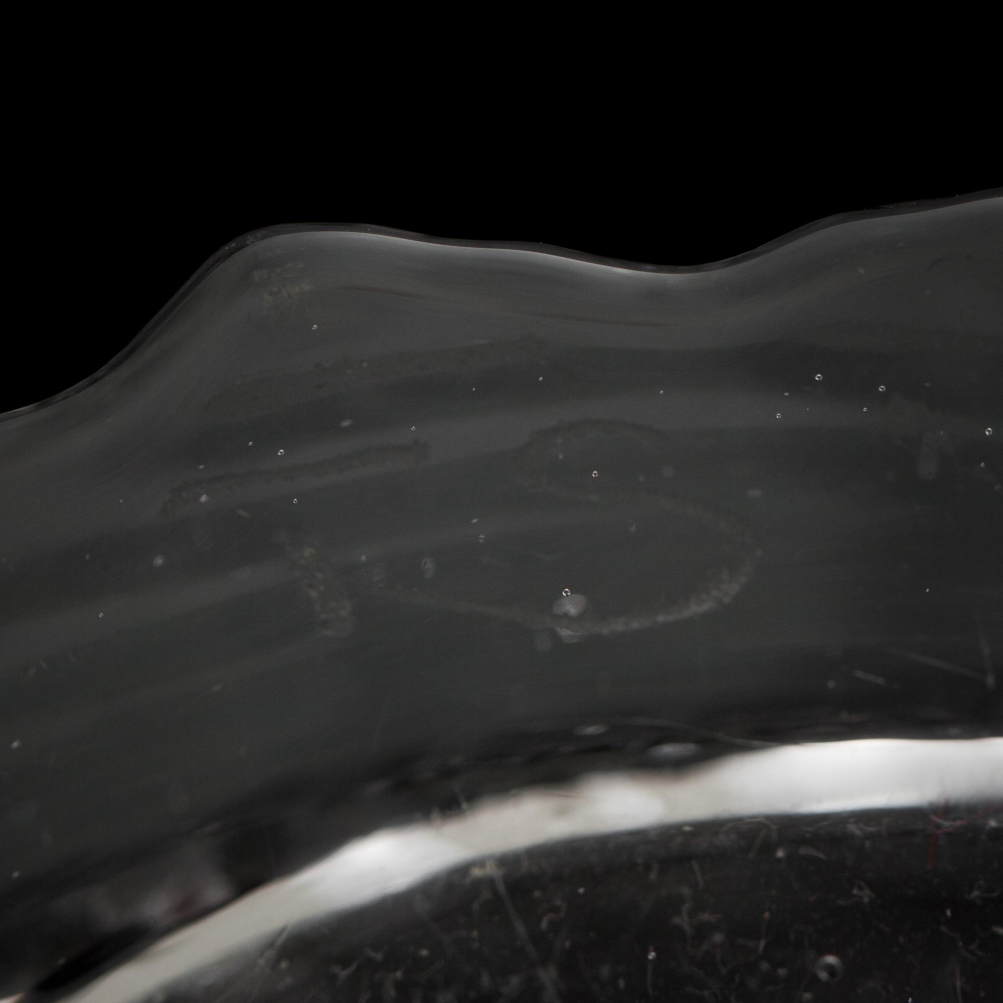 VAS, glas. Timo Sarpaneva, signerad TS.