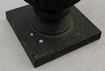 URNA SAMT AGAVE, gjutjärn och kopparplåt, Byarums Bruk samt Gysinge, modern tillverkning.