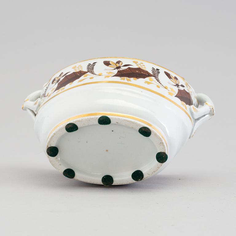 A FRENCH PORCELAIN EMPIRE BOWL, first half of the 19th century.