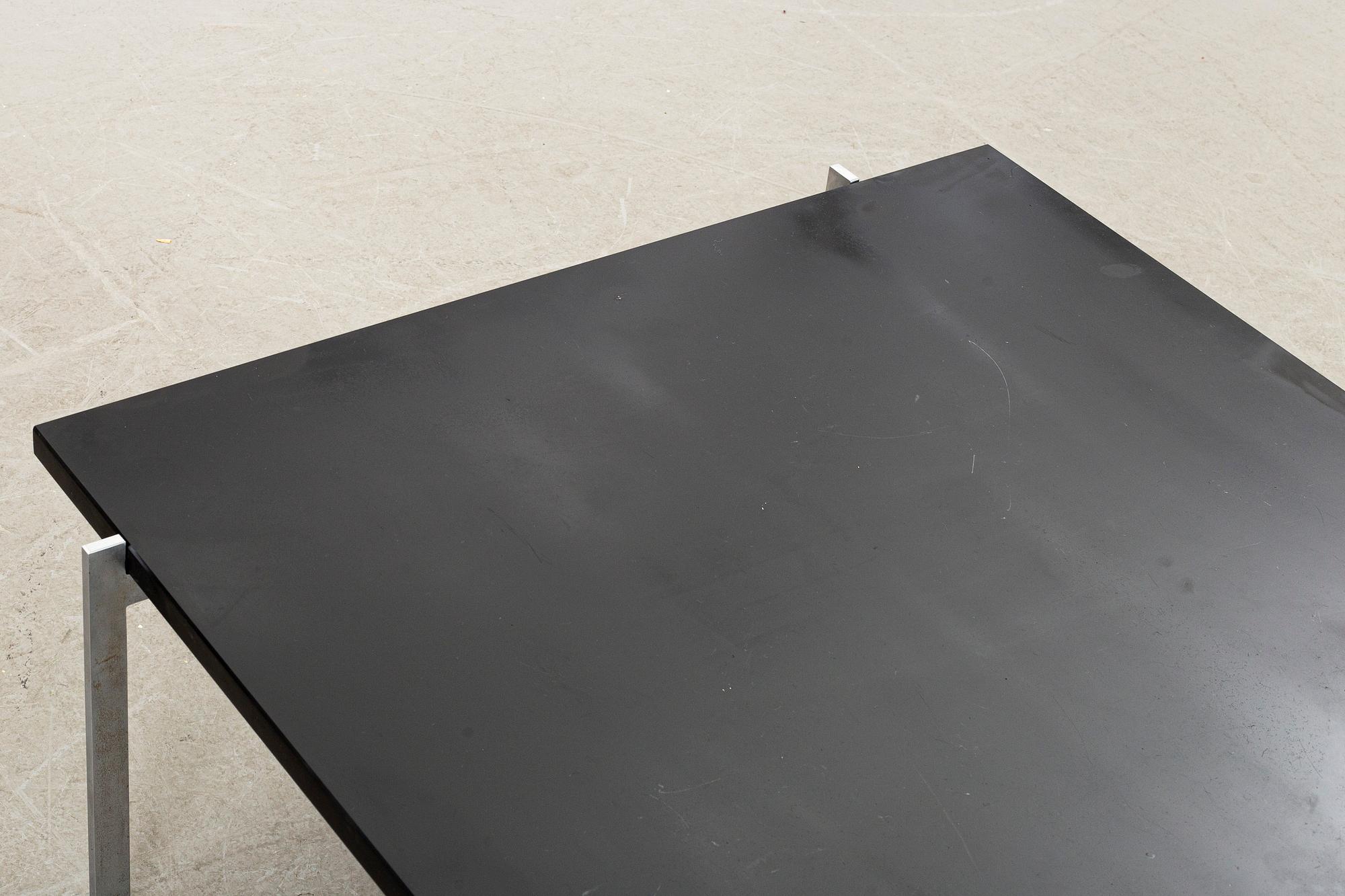 POUL KJAERHOLM, a PK61 soa table.