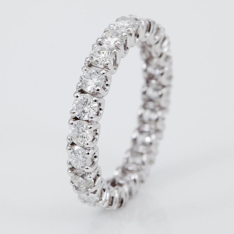 RING, briljantslipade diamanter totalt ca 2,30 ct.