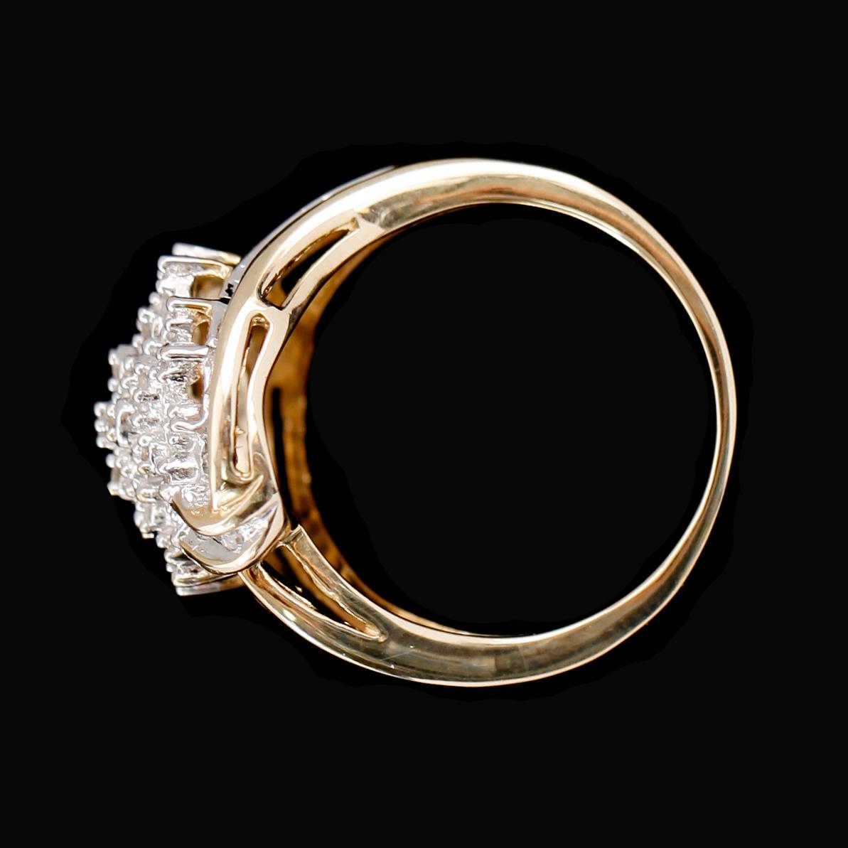 RING, 10 k guld och vitguld, briljantslipade diamanter tot 0.25 ct.
