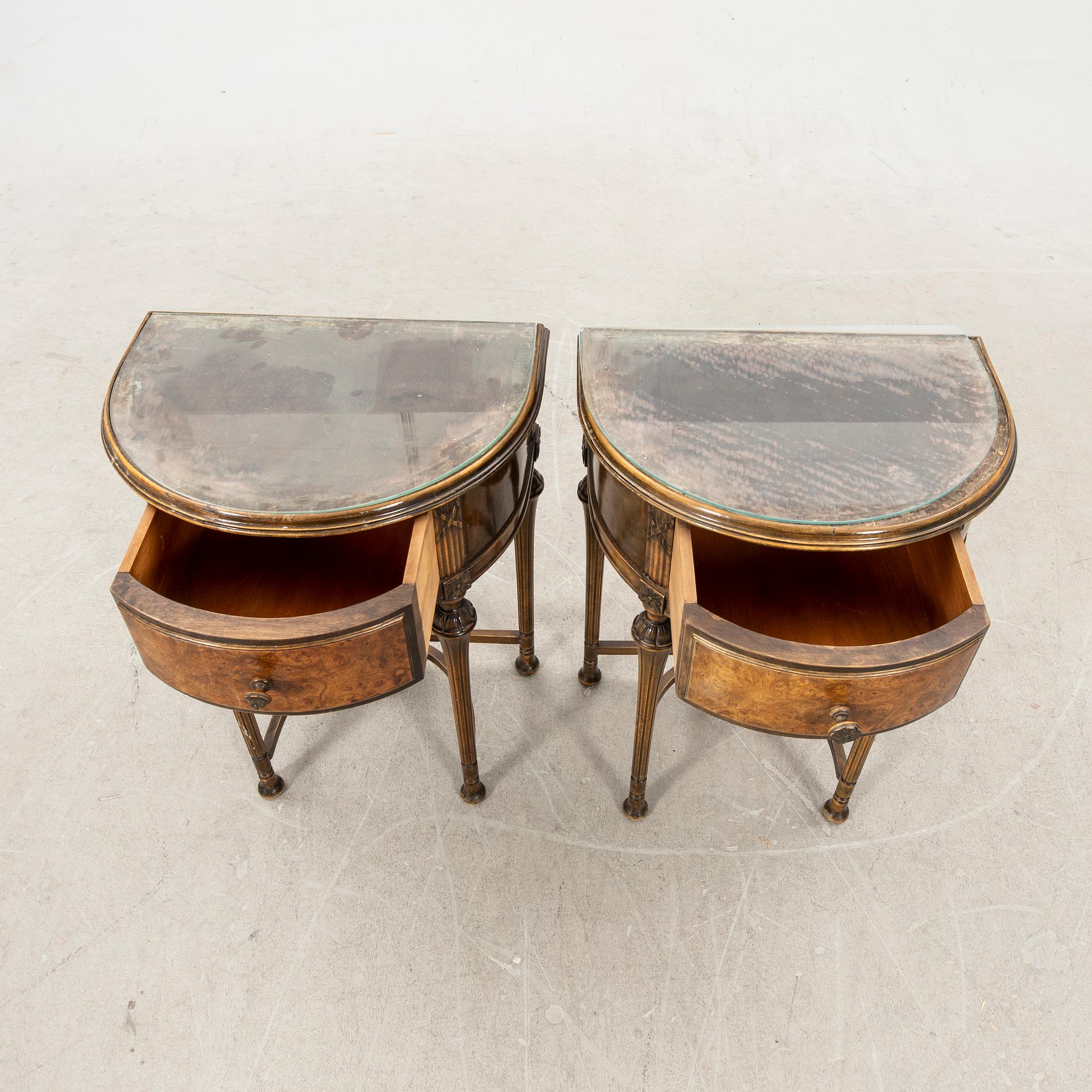Sängbord Louis XVI stil 1940-tal.