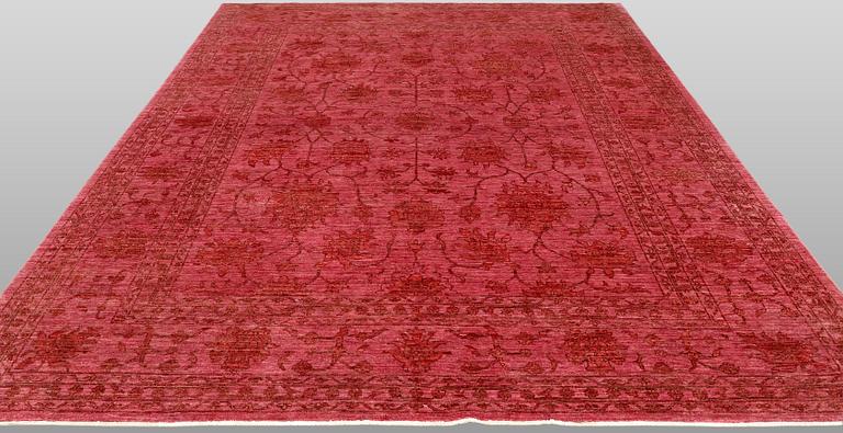 A Zigler Design carpet, 306 x 251 cm.